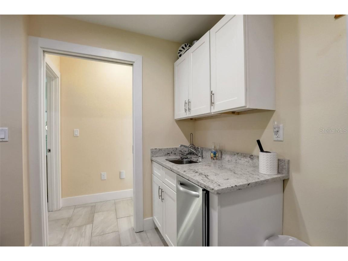 39 S Polk Drive Sarasota FL 34236 A4438333 image40