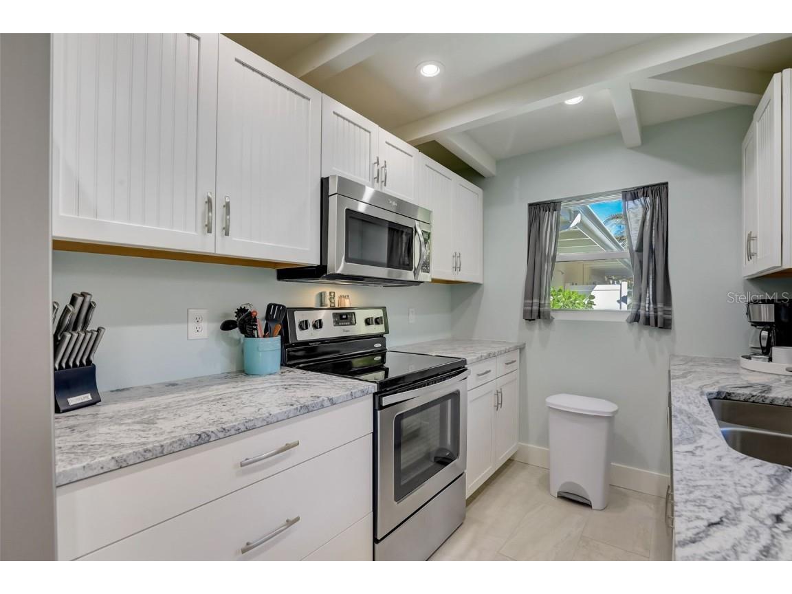 39 S Polk Drive Sarasota FL 34236 A4438333 image50