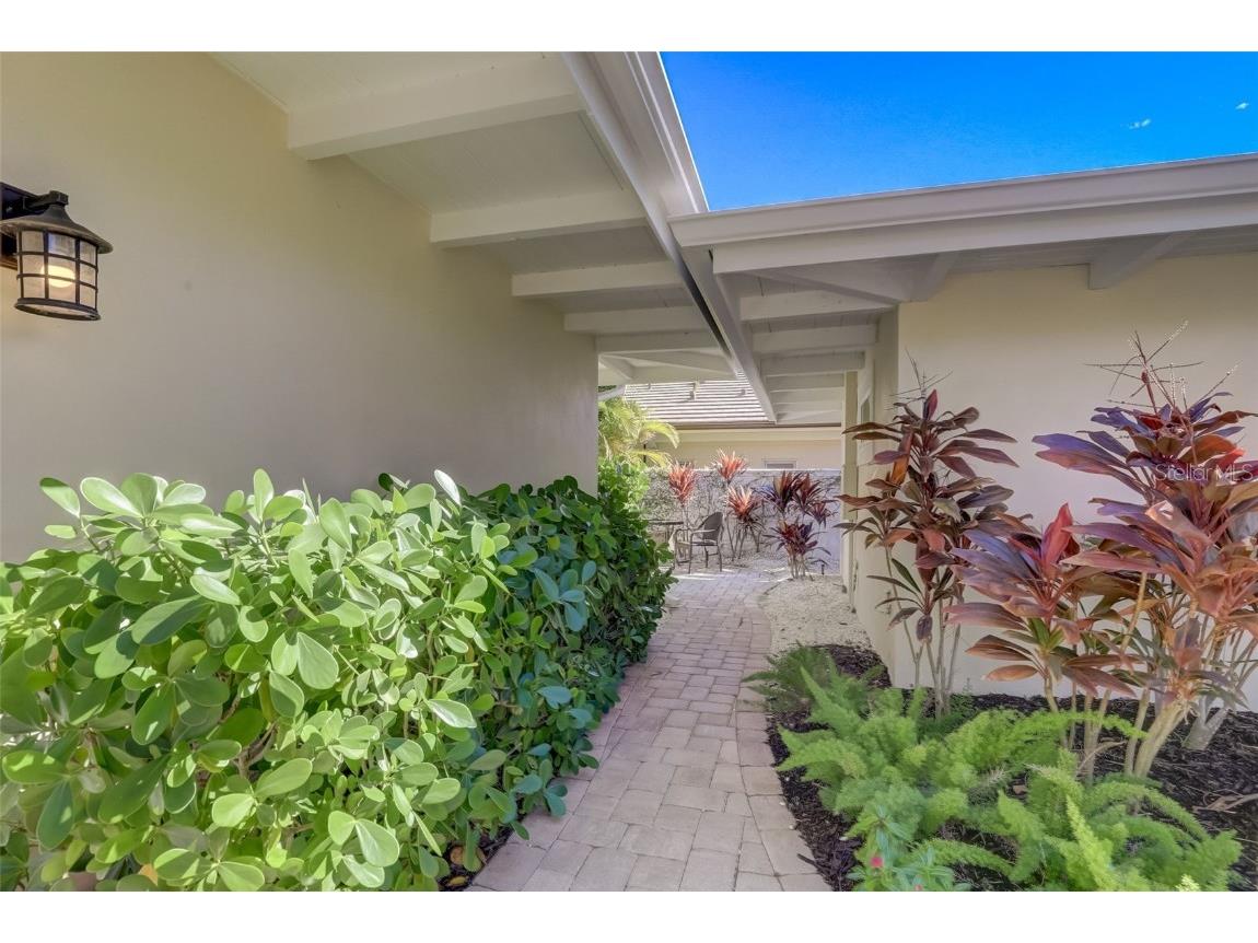 39 S Polk Drive Sarasota FL 34236 A4438333 image6