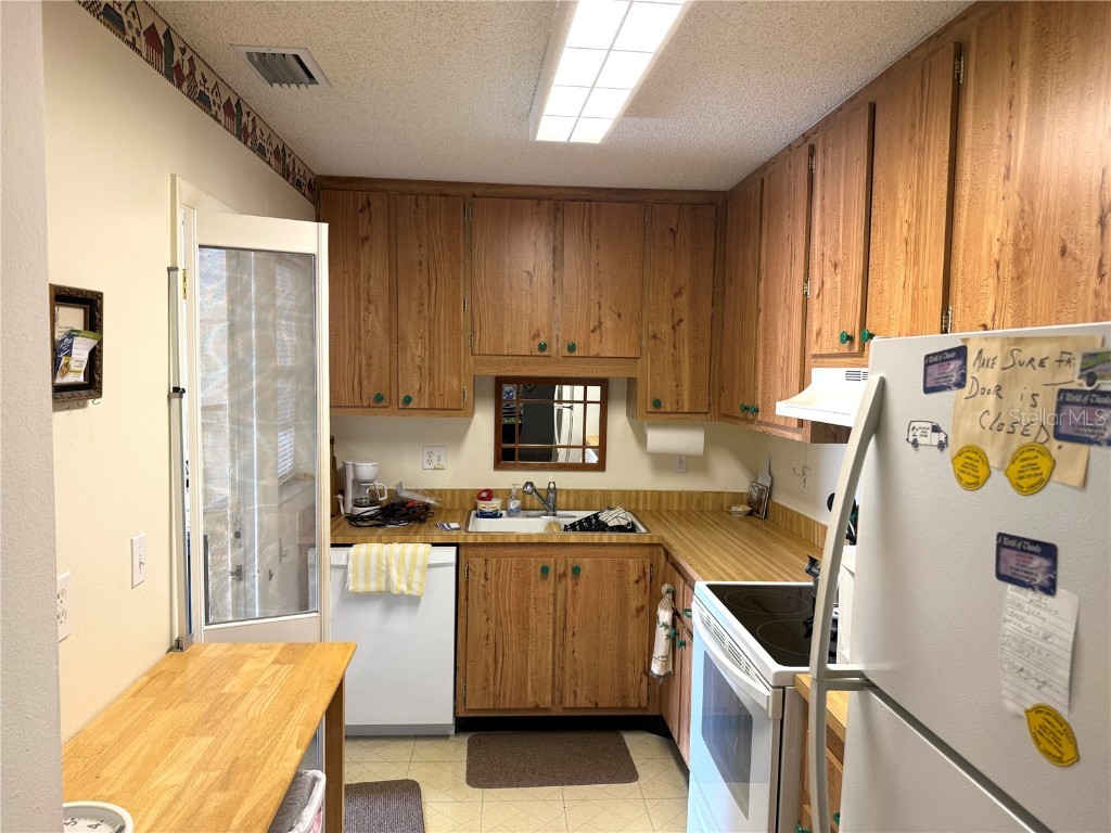 390 301 Boulevard W #17C Bradenton FL 34205 A4671061 image6