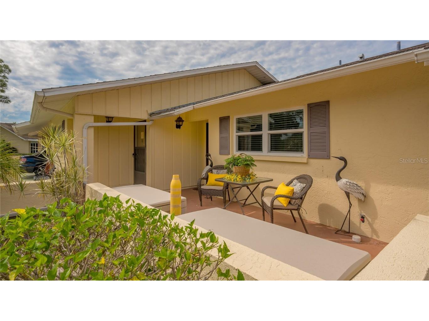 390 301 Boulevard W #24B Bradenton FL 34205 A4585659 image1