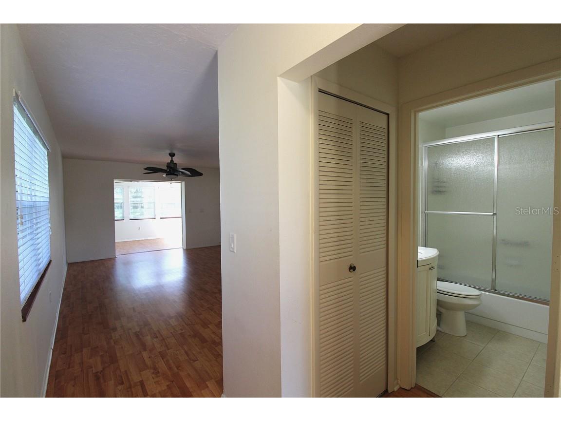 390 301 Boulevard W #24D Bradenton FL 34205 A4660002 image10