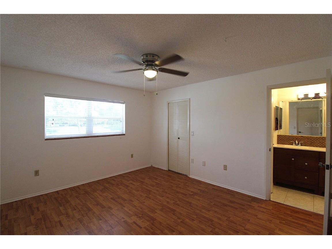 390 301 Boulevard W #24D Bradenton FL 34205 A4660002 image14