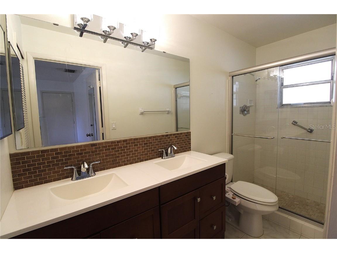 390 301 Boulevard W #24D Bradenton FL 34205 A4660002 image15