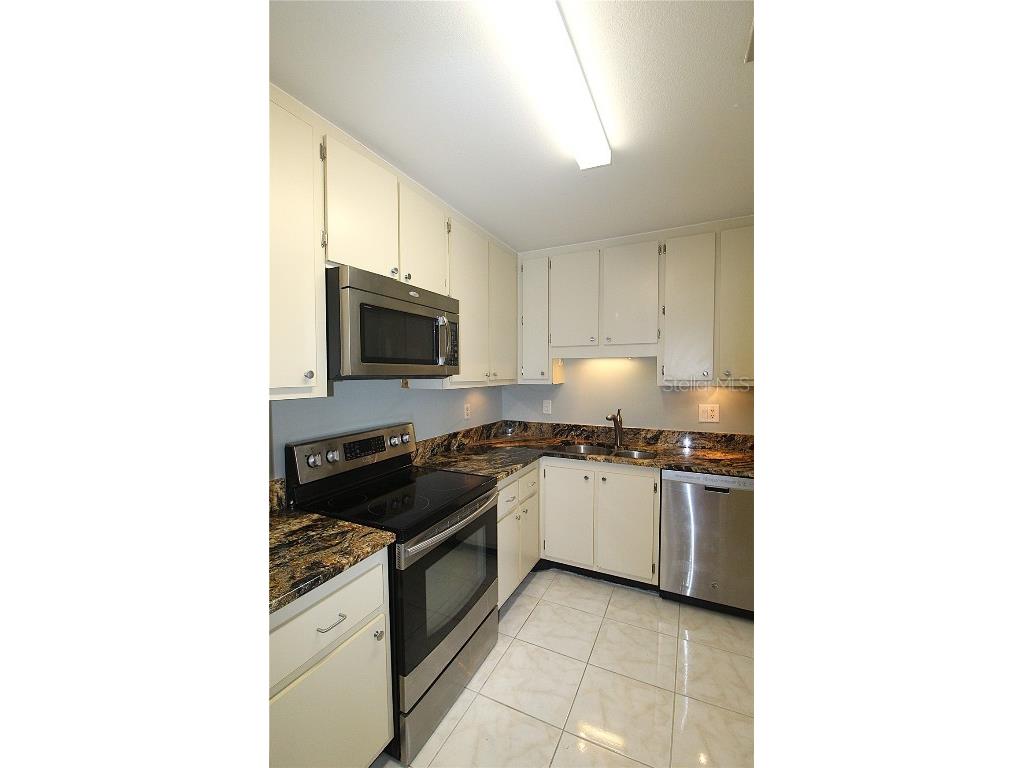 390 301 Boulevard W #24D Bradenton FL 34205 A4660002 image3