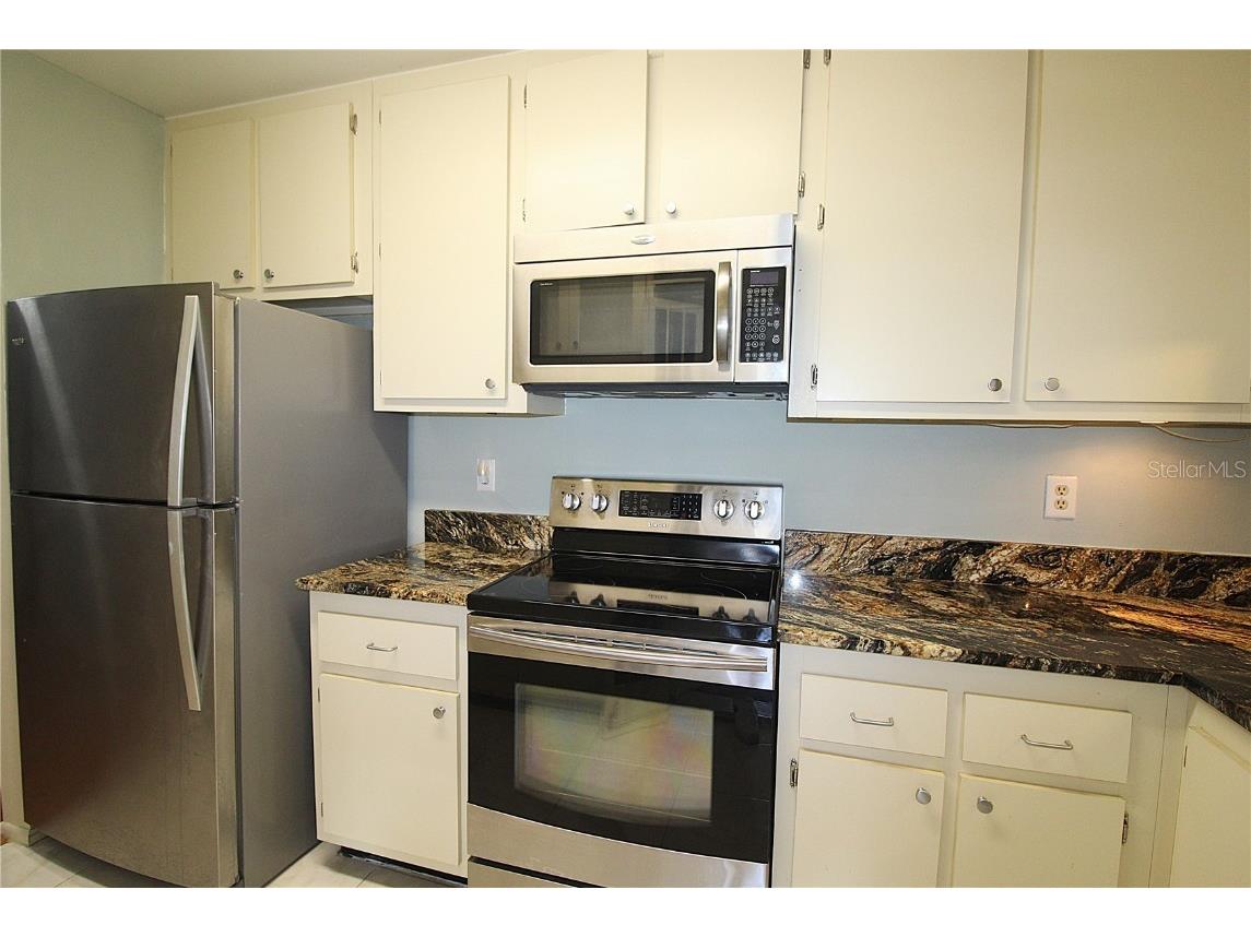 390 301 Boulevard W #24D Bradenton FL 34205 A4660002 image4