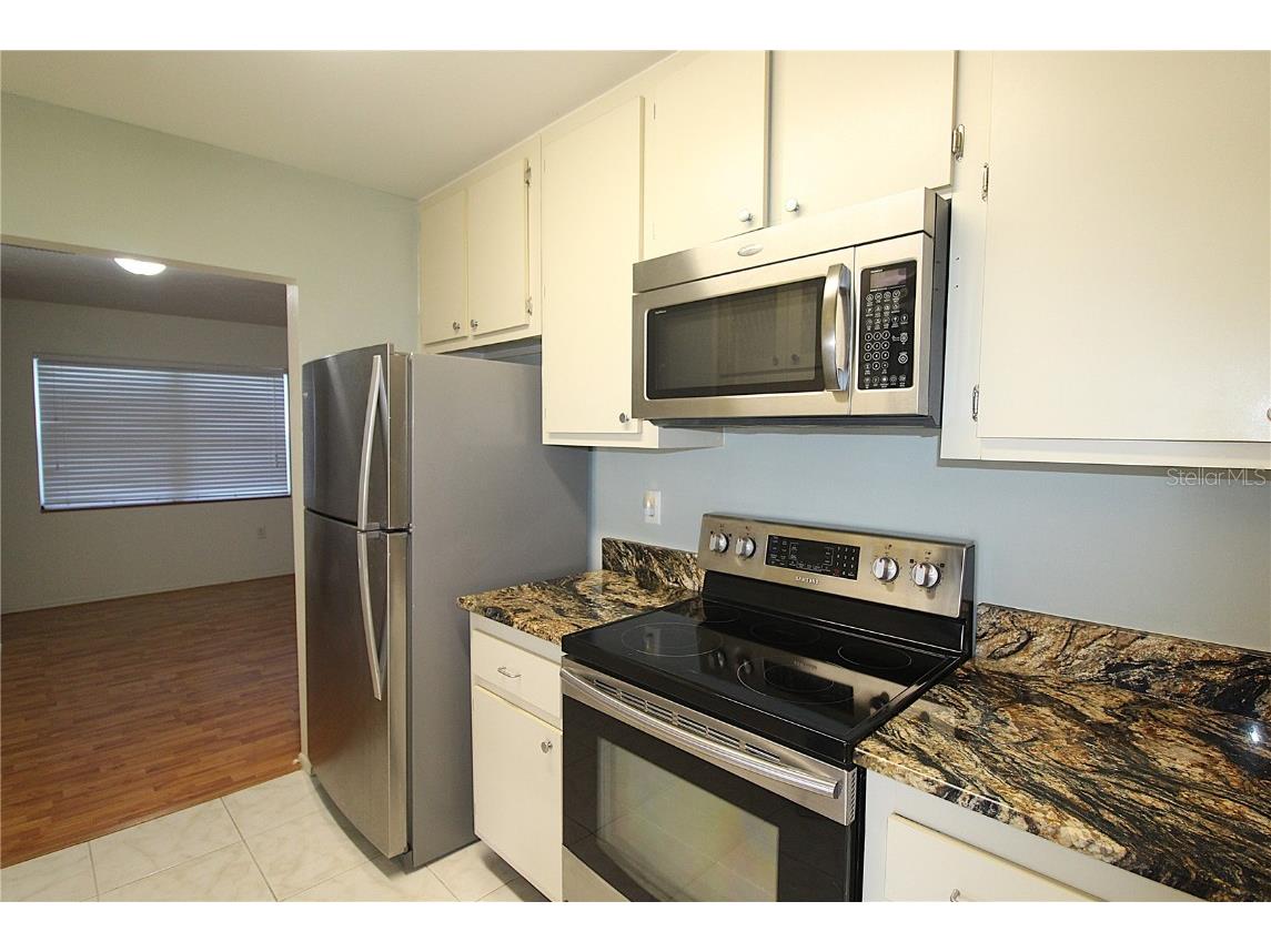 390 301 Boulevard W #24D Bradenton FL 34205 A4660002 image5