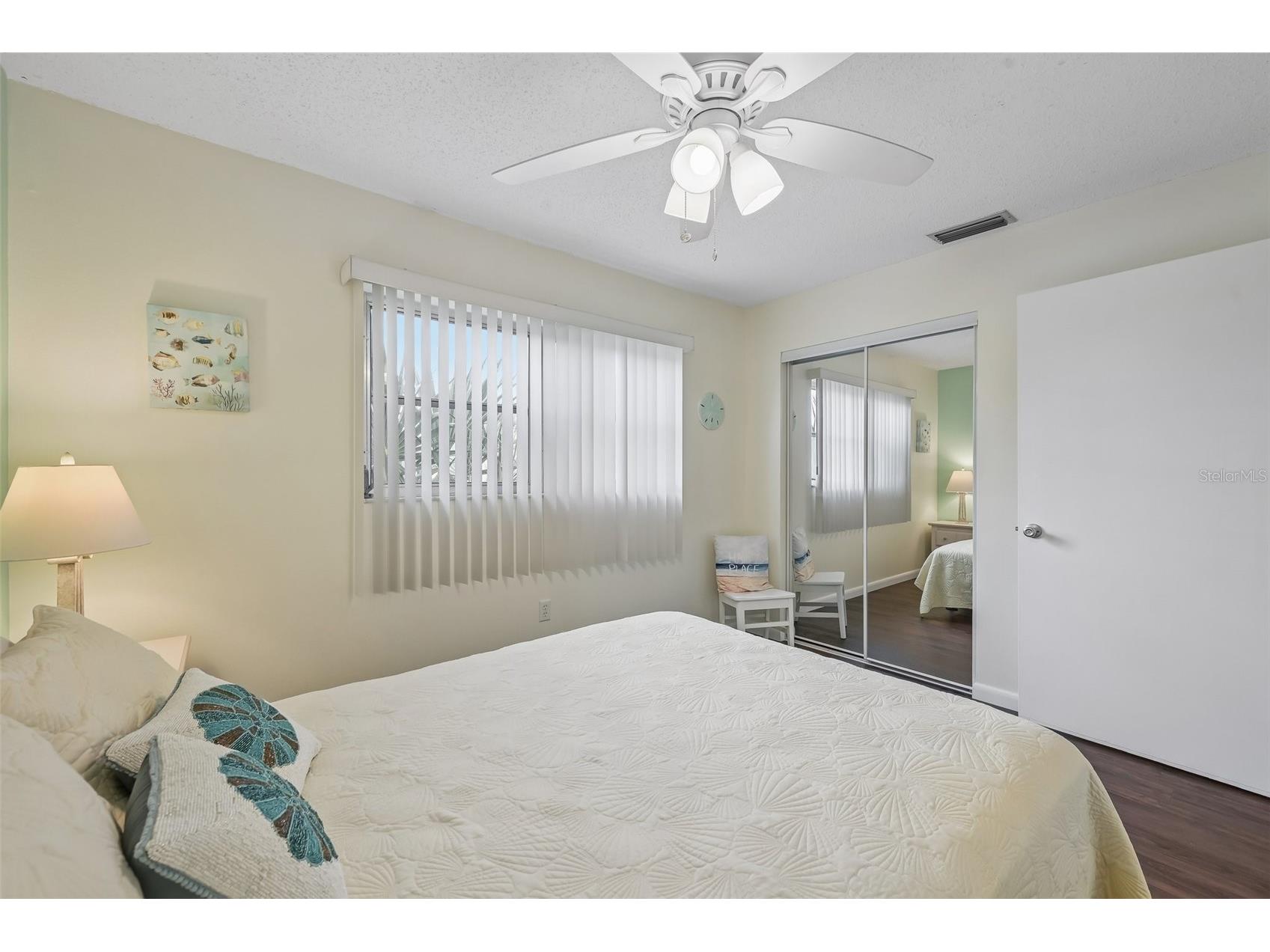 390 301 Boulevard W #4D Bradenton FL 34205 A4696933 image16
