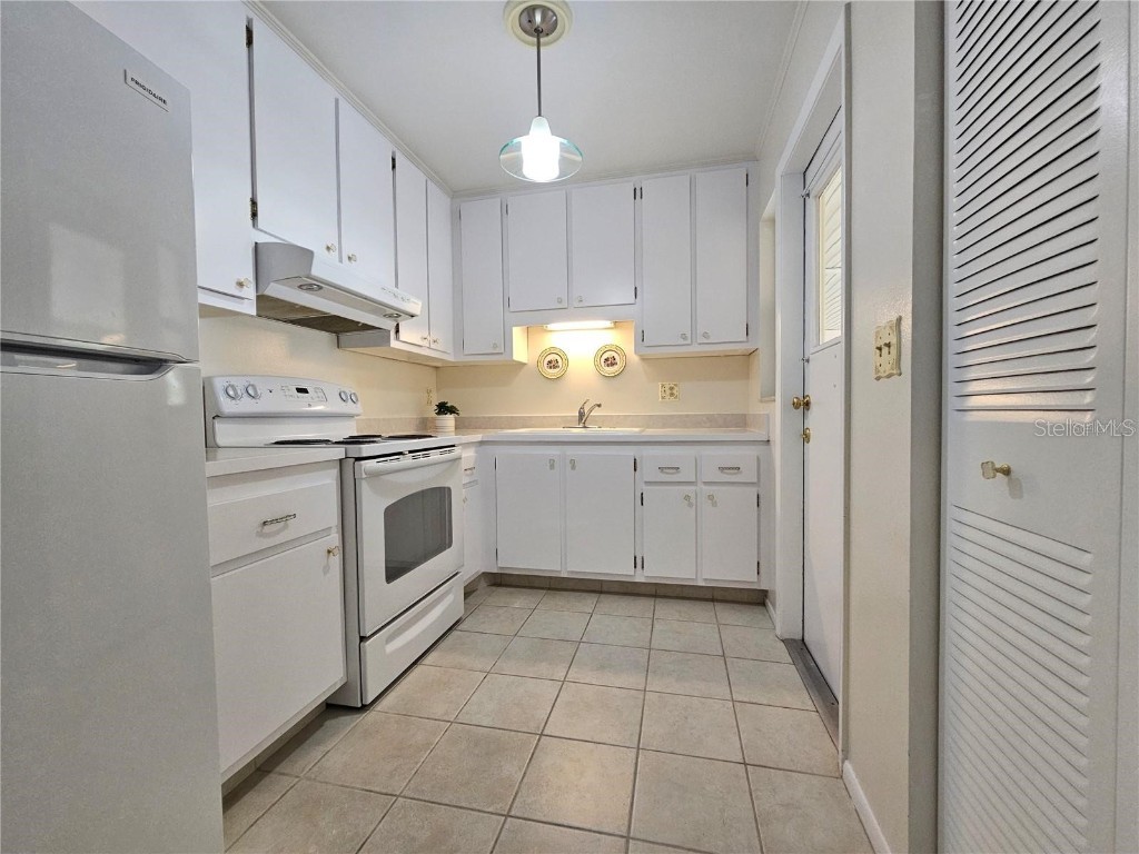 390 301 Boulevard W #5B Bradenton FL 34205 A4665347 image9