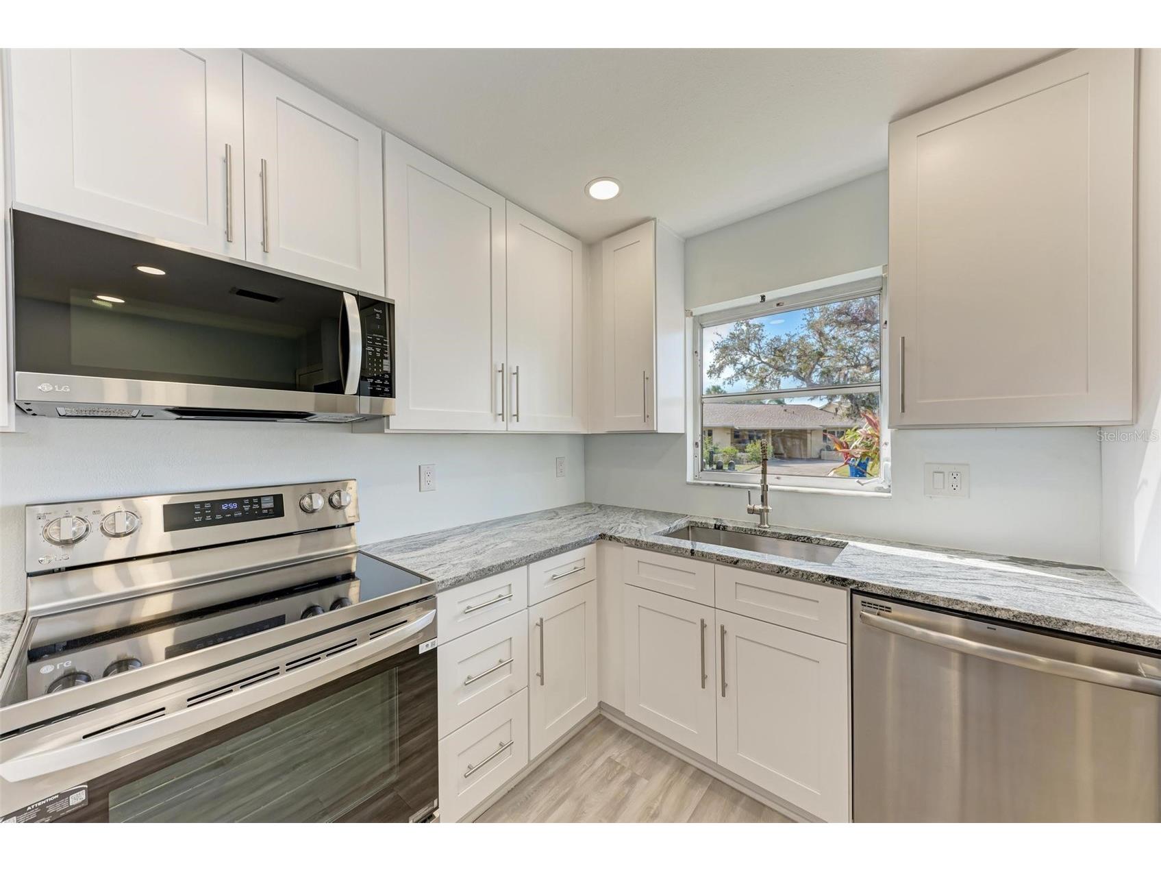 390 301 Boulevard W #8C Bradenton FL 34205 A4679396 image12