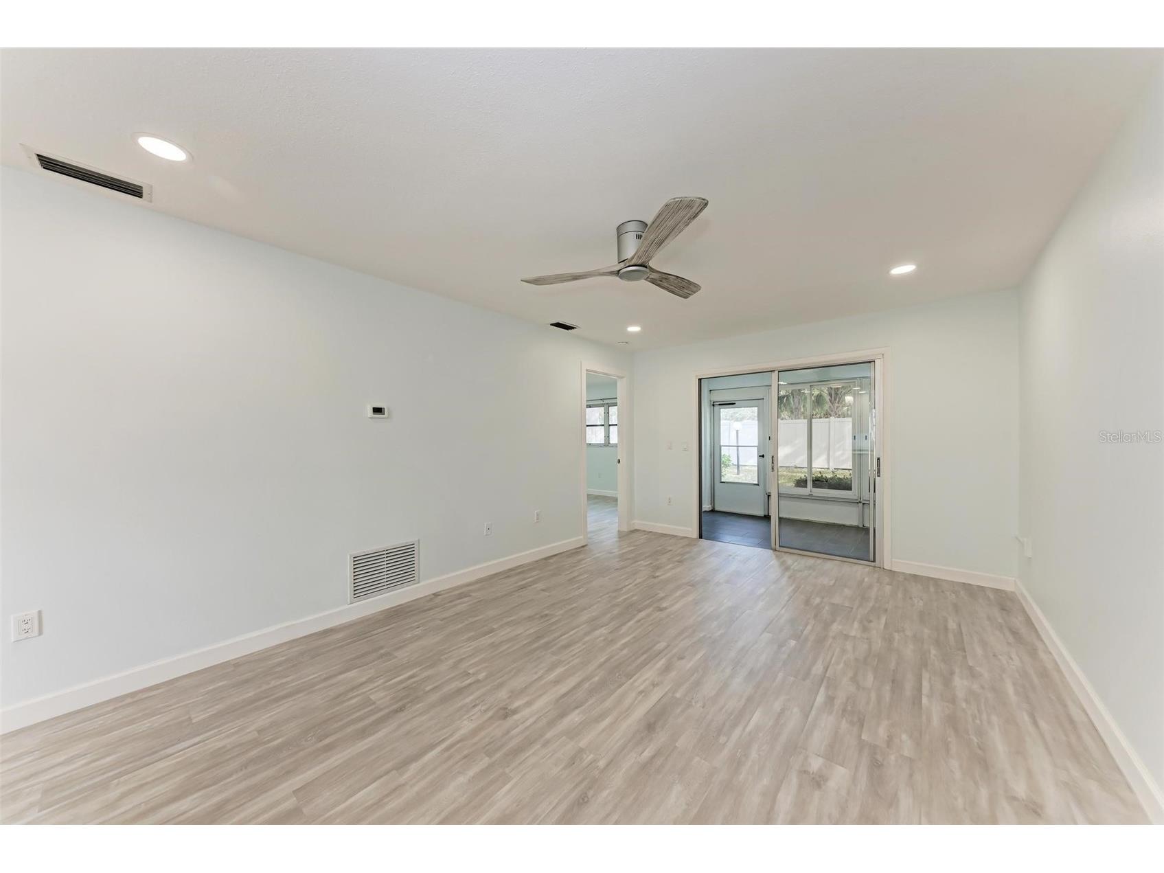 390 301 Boulevard W #8C Bradenton FL 34205 A4679396 image8