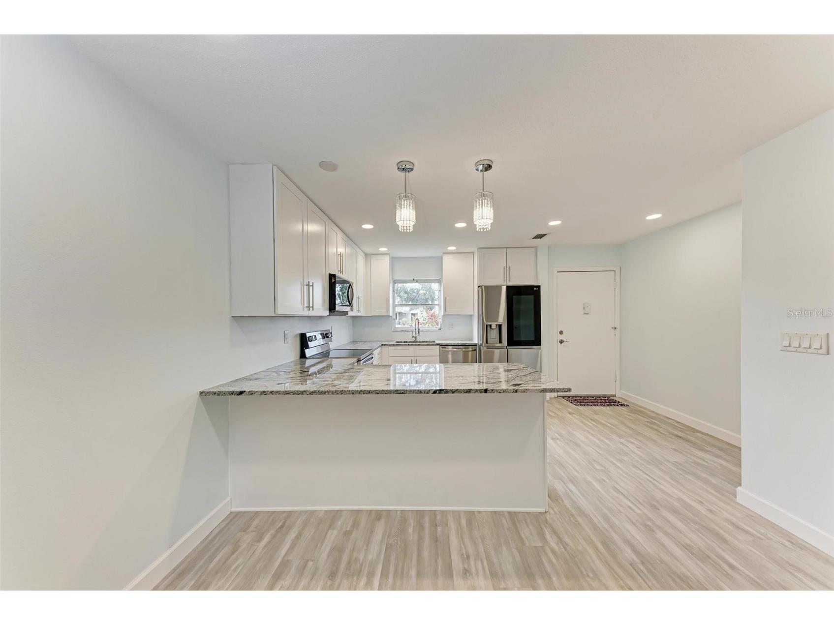 390 301 Boulevard W #8C Bradenton FL 34205 A4679396 image9