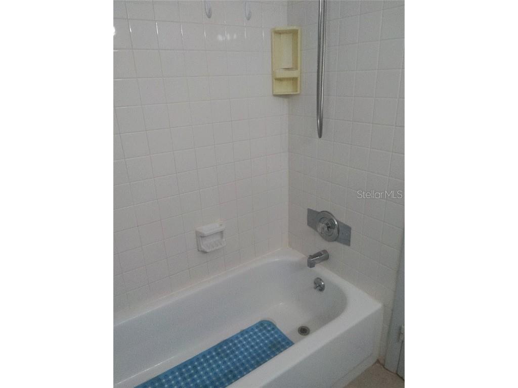 390 301 Boulevard W #8D Bradenton FL 34205 TB8404442 image10
