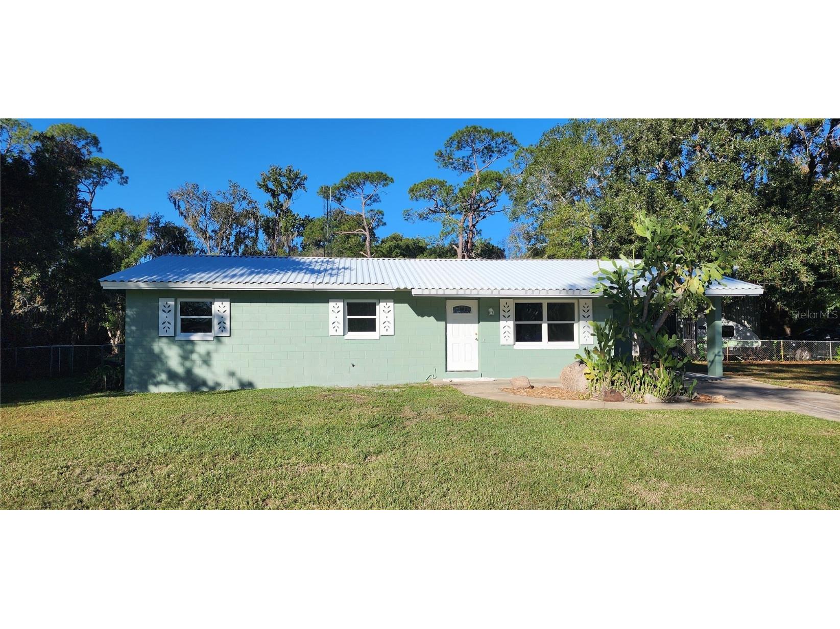 390 Clark Street Deltona FL 32725 V4945910 image1