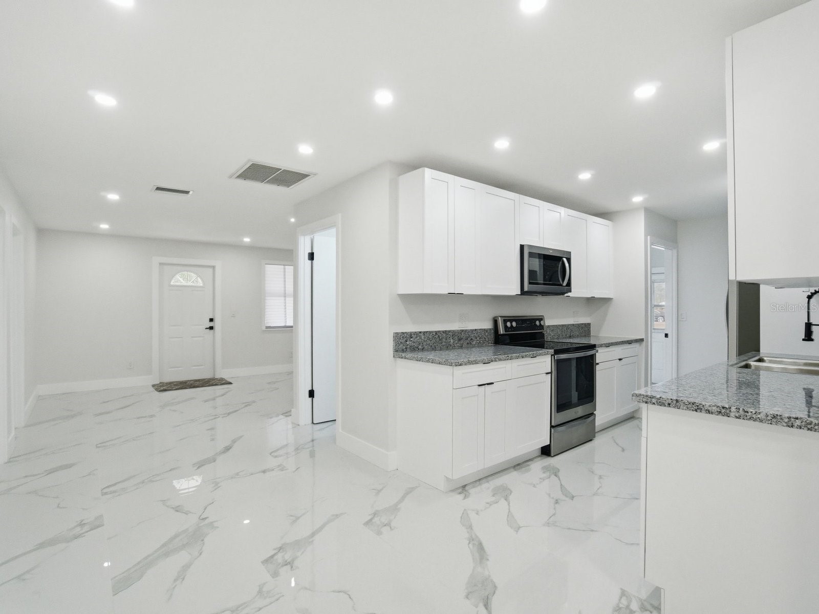390 Hazel Circle Punta Gorda FL 33982 C7520224 image10