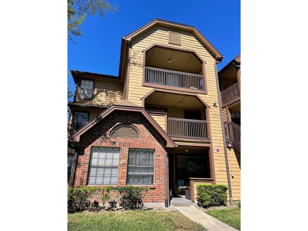 390 Lake Placid Court #203 Altamonte Springs FL 32701 O6184917 image1