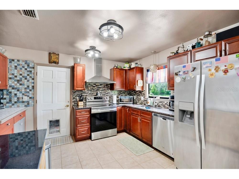 390 N High Street Lake Helen FL 32744 V4950230 image11