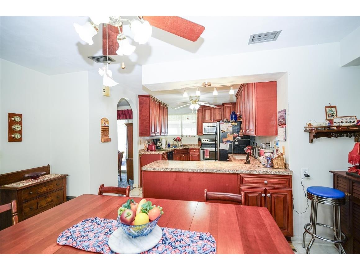 390 SW Shorewood Drive Dunnellon FL 34431 - LAKE BONABLE OM697714 image8