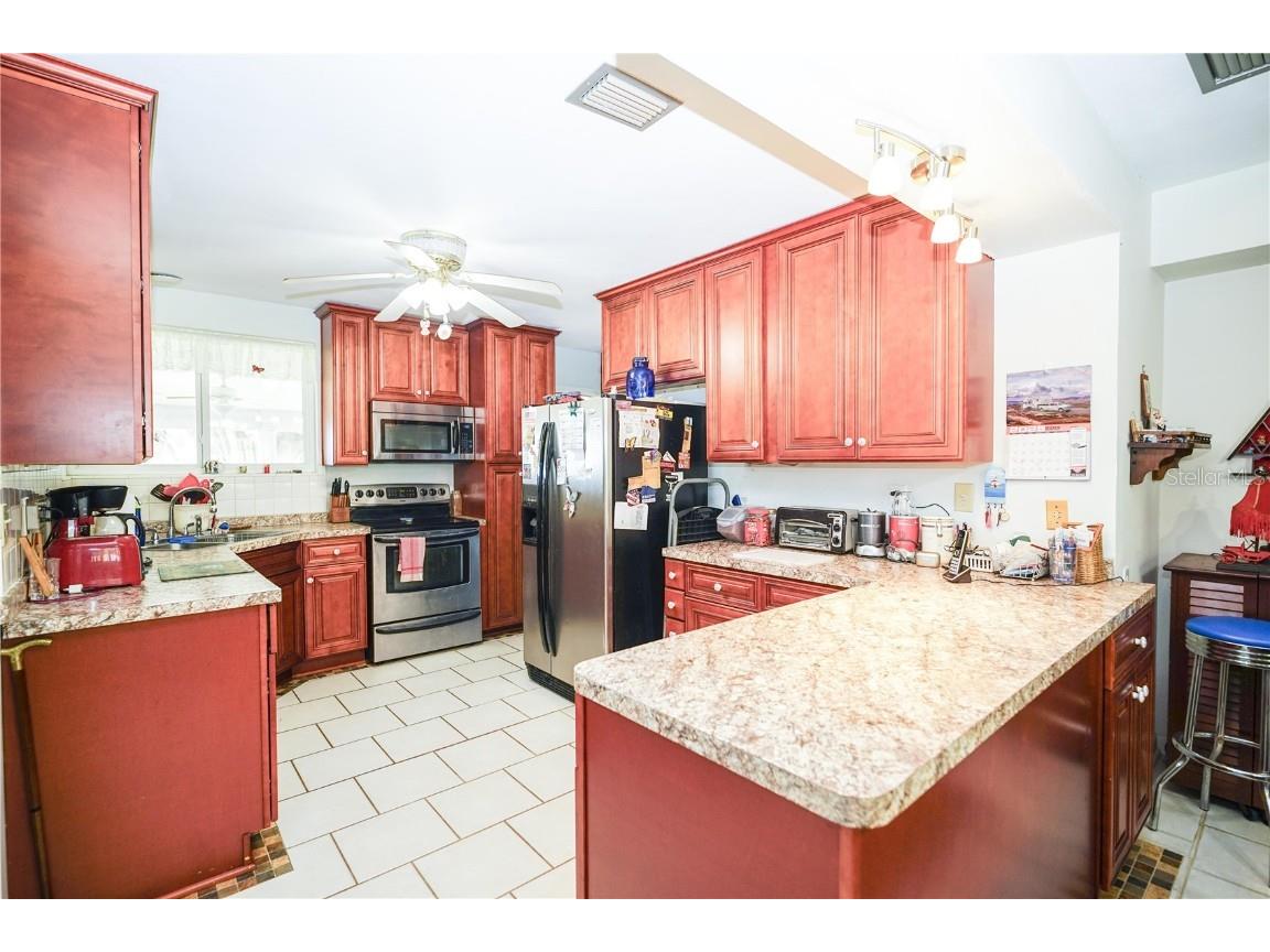 390 SW Shorewood Drive Dunnellon FL 34431 - LAKE BONABLE OM697714 image9