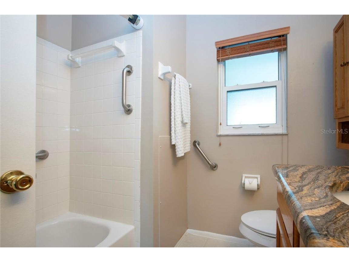 390 W 301 Boulevard W #2C Bradenton FL 34205 A4674668 image36