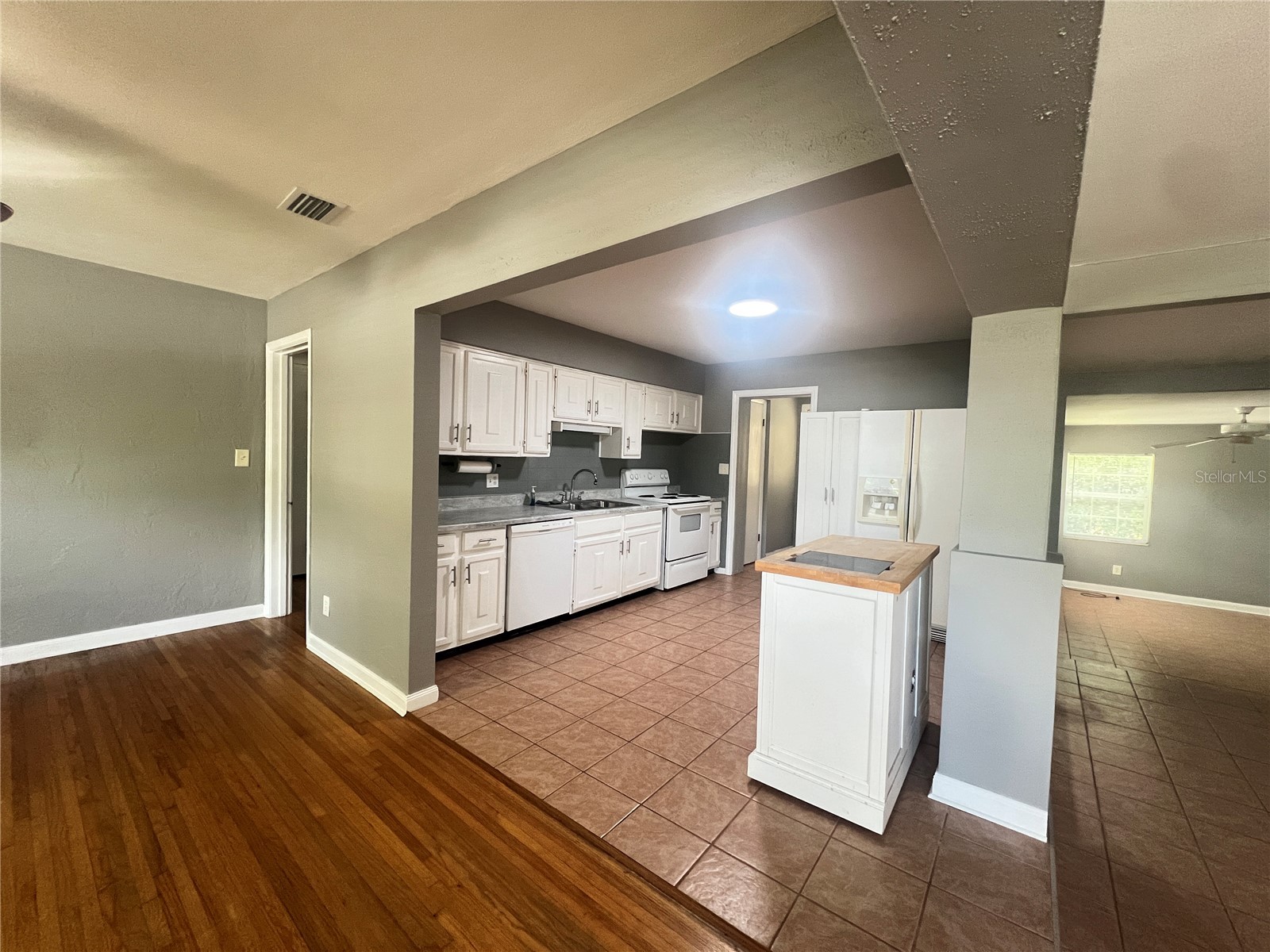 3900 17th Street N Saint Petersburg FL 33714 TB8521139 image5