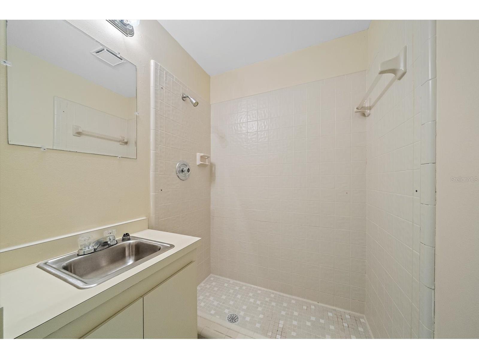 3900 Clark Road #D2 Sarasota FL 34233 A4697547 image15