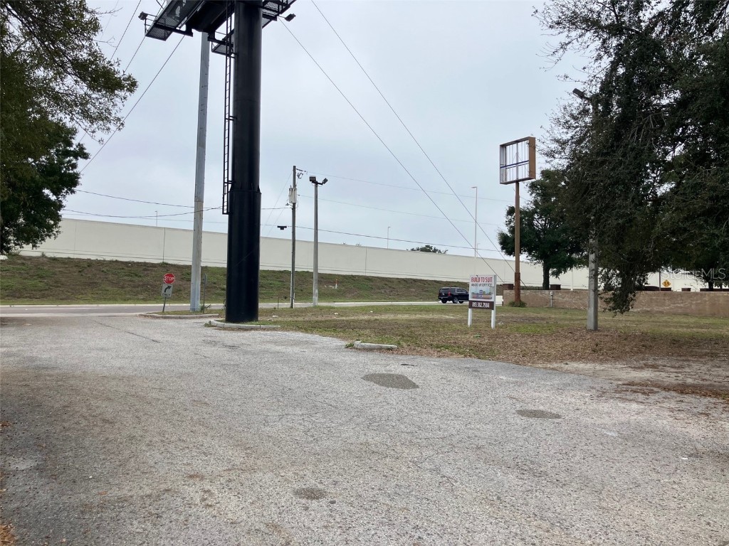 3900 N Marguerite Avenue Tampa FL 33603 TB8455507 image4