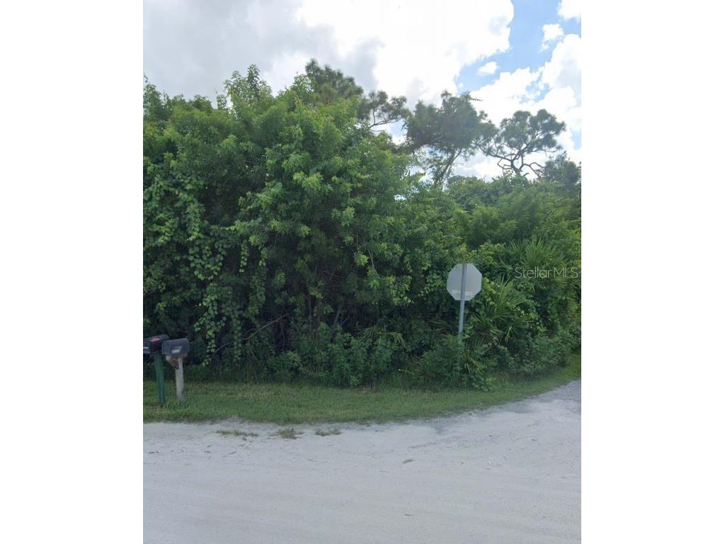 3900 Pineview Drive Sebring FL 33870 L4937035 image1