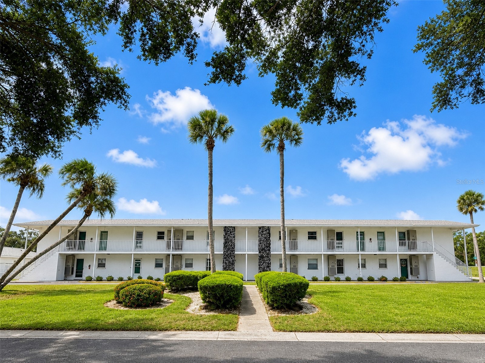 3900 Roxane Boulevard #11B Sarasota FL 34235 A4692072 image1
