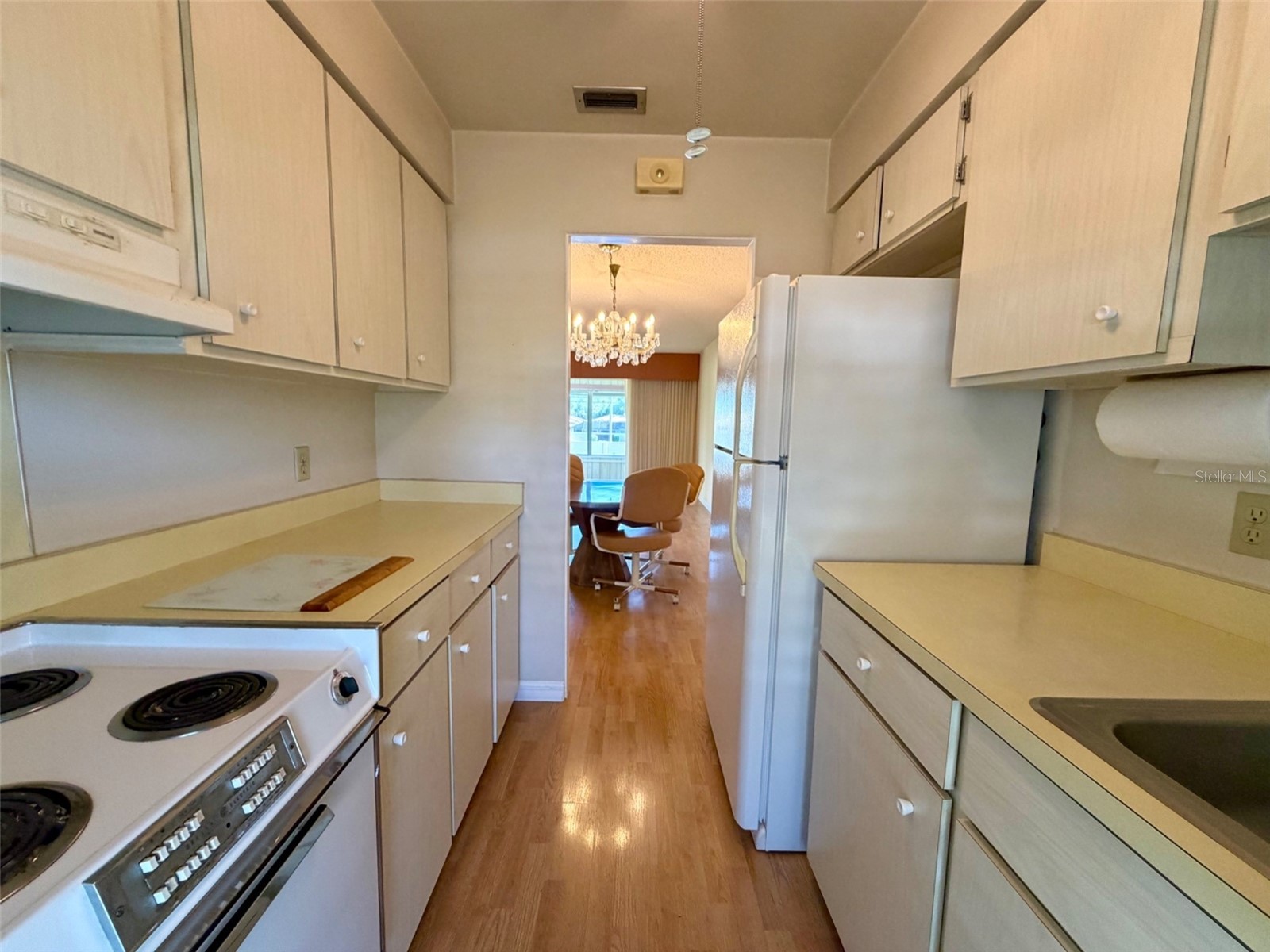 3900 Roxane Boulevard #11B Sarasota FL 34235 A4692072 image14