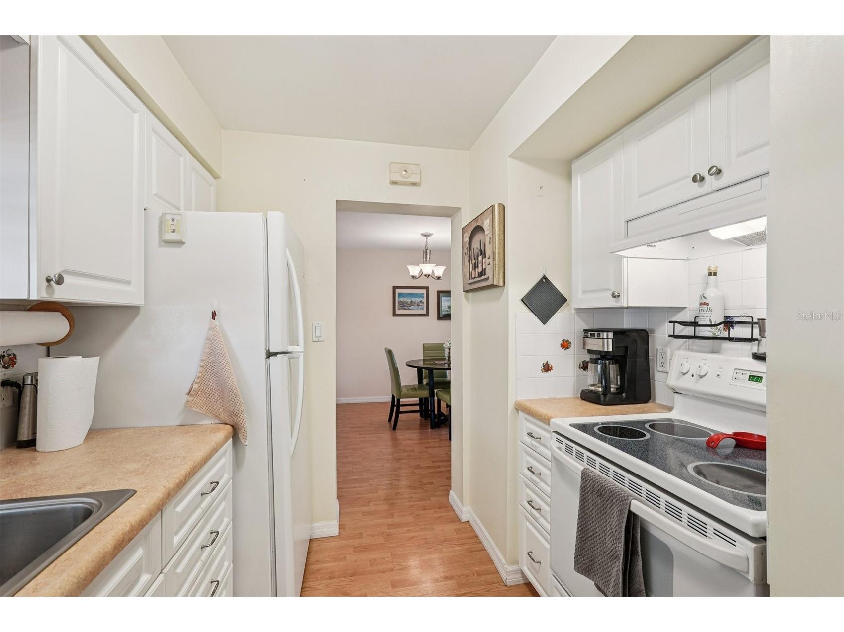 3900 Roxane Boulevard #8B Sarasota FL 34235 A4681274 image13