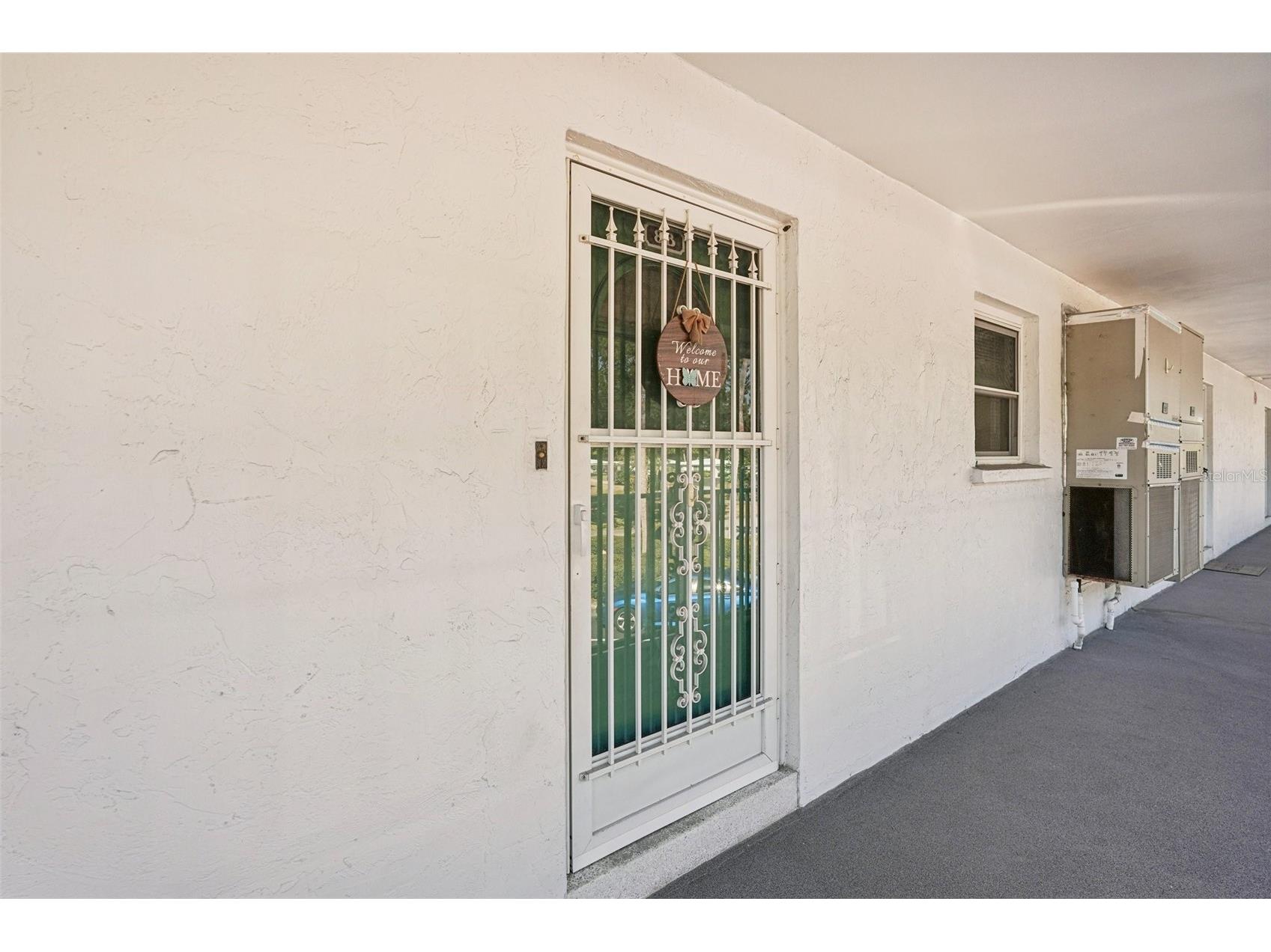 3900 Roxane Boulevard #8B Sarasota FL 34235 A4681274 image2