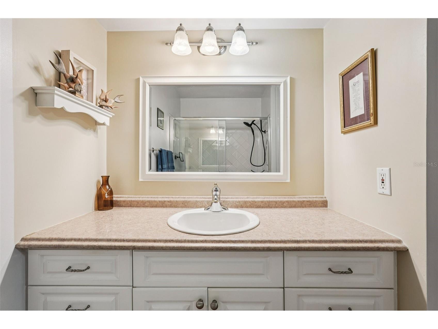 3900 Roxane Boulevard #8B Sarasota FL 34235 A4681274 image22