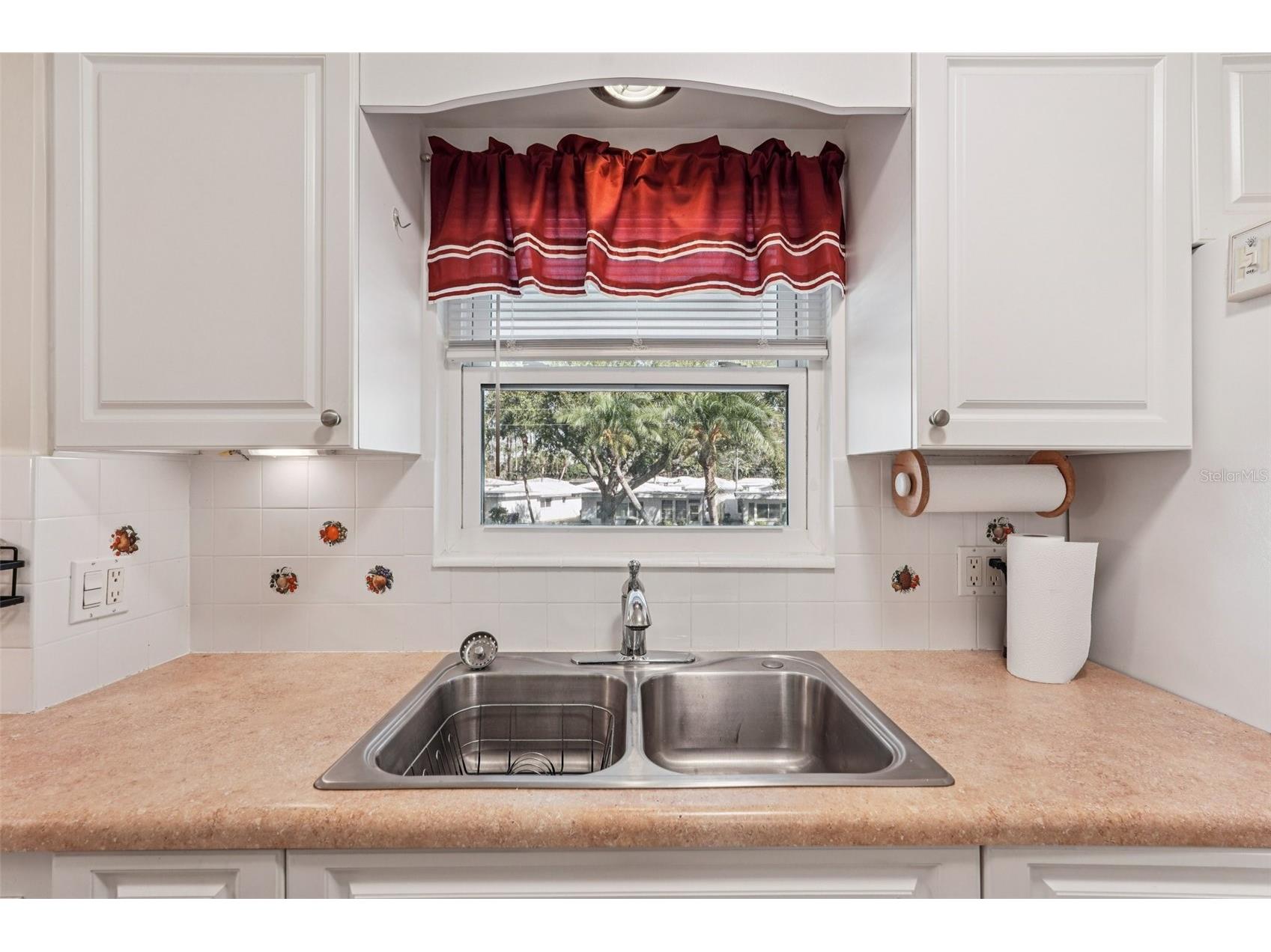 3900 Roxane Boulevard #8B Sarasota FL 34235 A4681274 image5