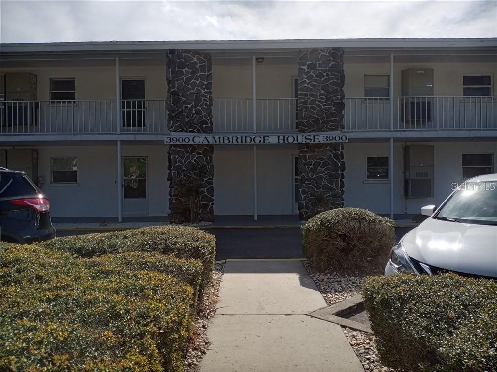 3900 Roxane Boulevard #8B Sarasota FL 34235 A4689994 image1