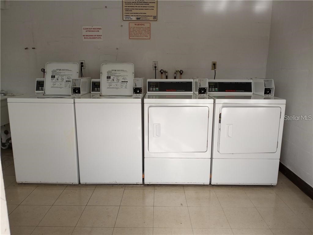 3900 Roxane Boulevard #8B Sarasota FL 34235 A4689994 image15