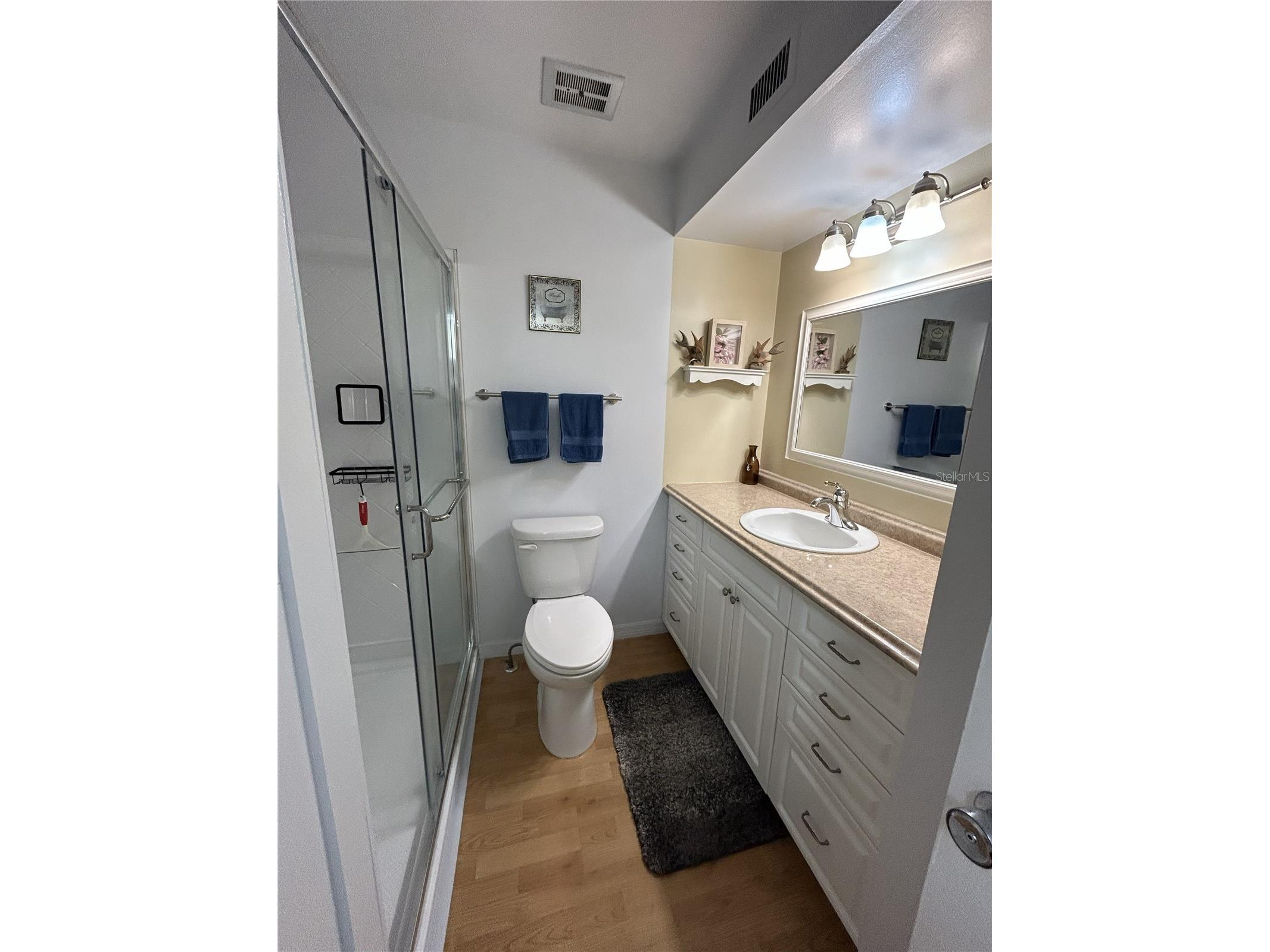 3900 Roxane Boulevard #8B Sarasota FL 34235 A4689994 image5