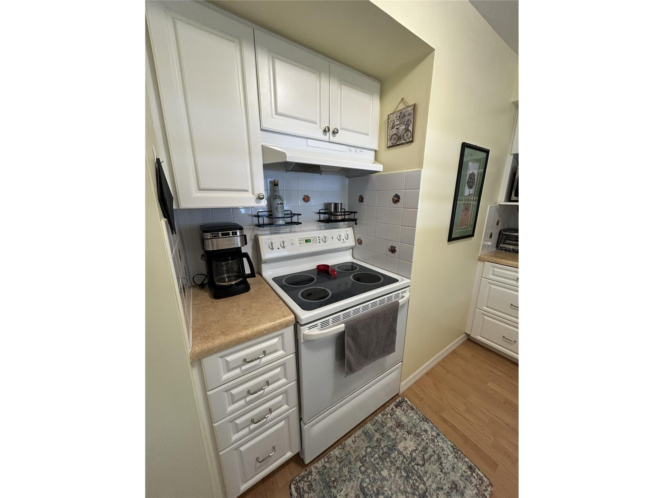 3900 Roxane Boulevard #8B Sarasota FL 34235 A4689994 image8