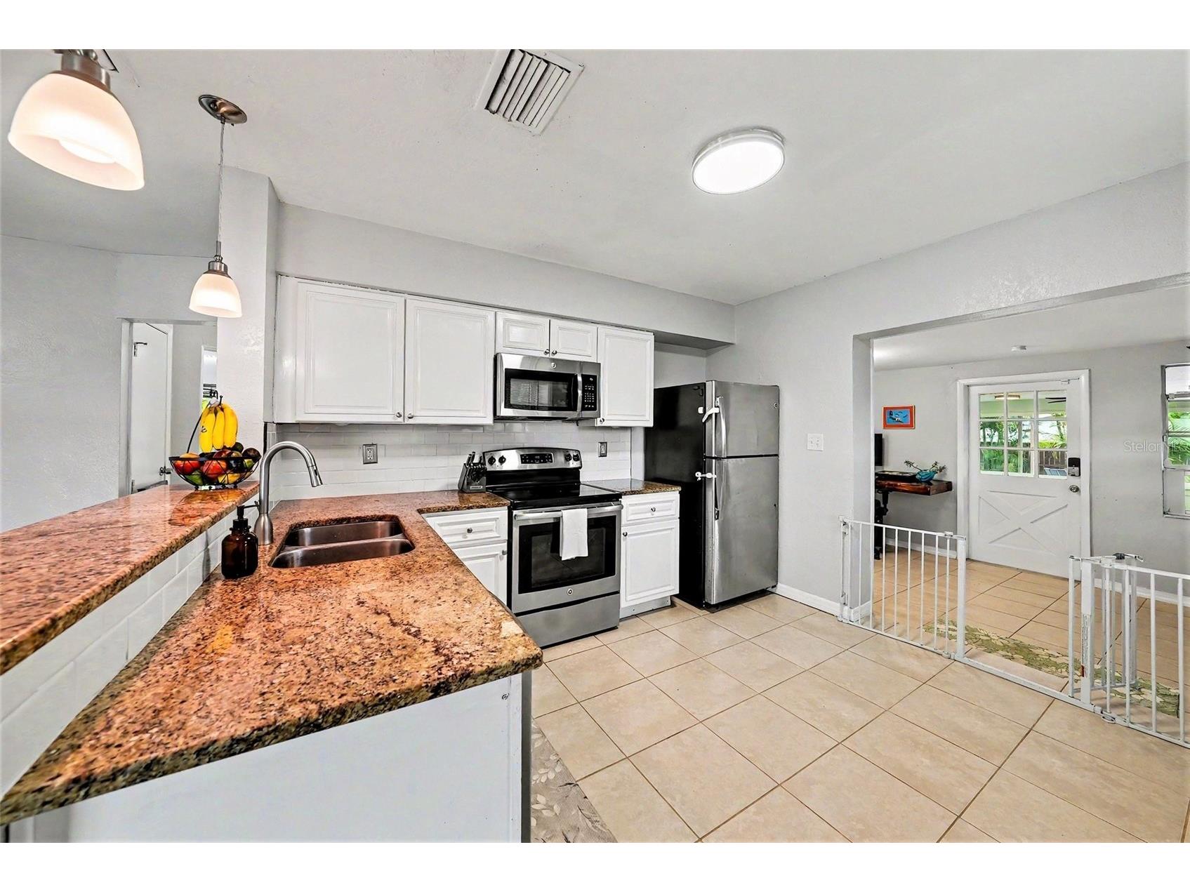 3901 13th Avenue N Saint Petersburg FL 33713 TB8508263 image21
