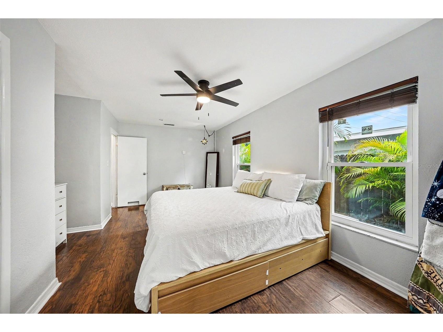3901 13th Avenue N Saint Petersburg FL 33713 TB8508263 image24