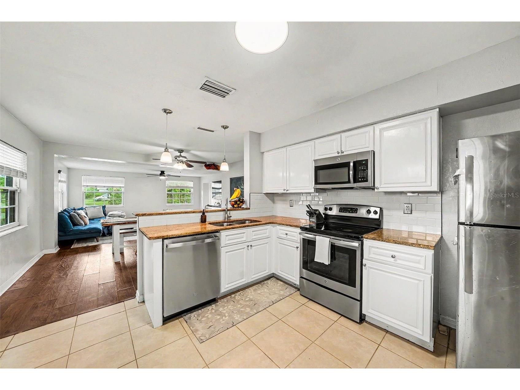 3901 13th Avenue N Saint Petersburg FL 33713 TB8508263 image3