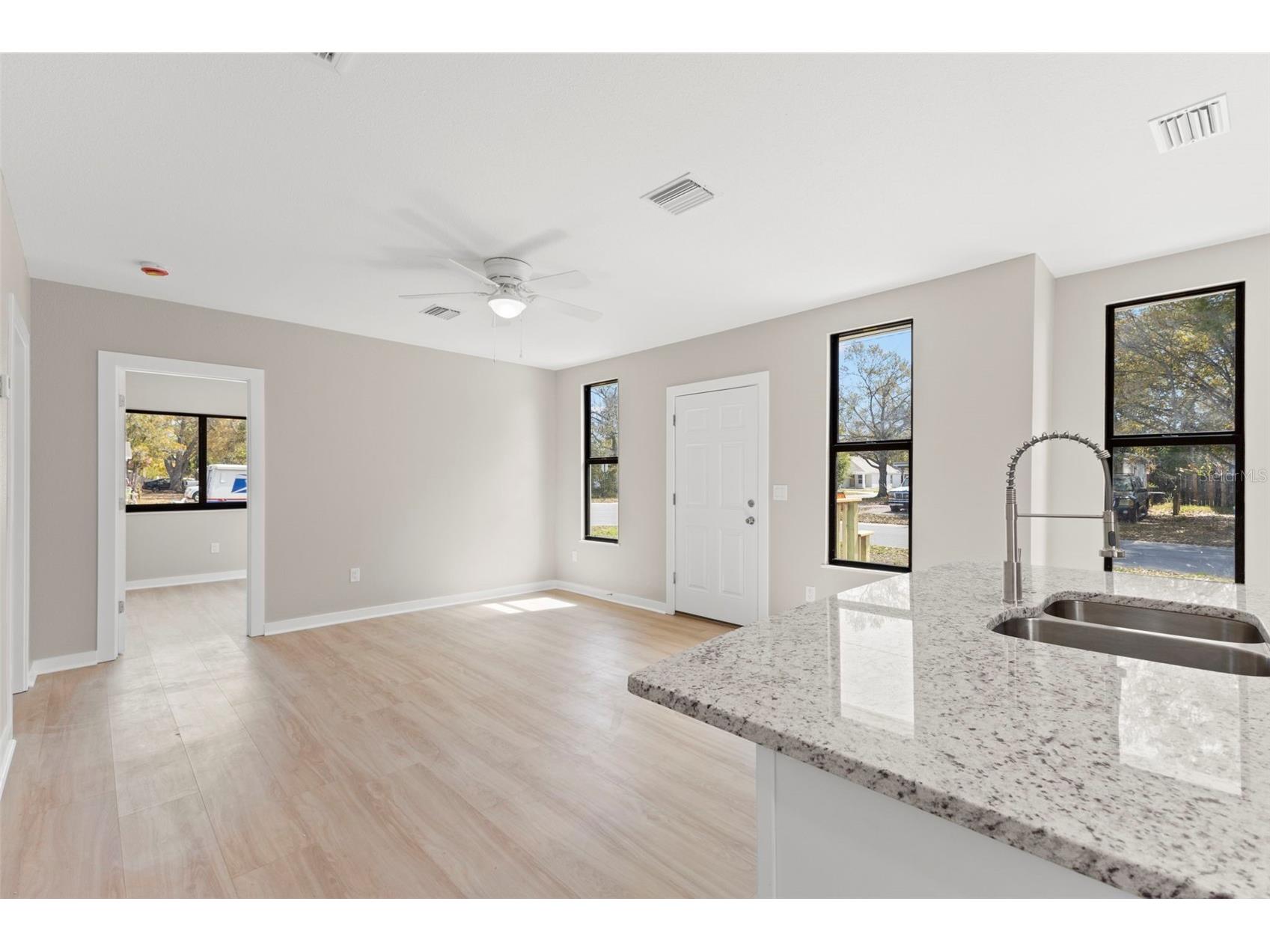 3901 45th Avenue N Saint Petersburg FL 33714 TB8485592 image5