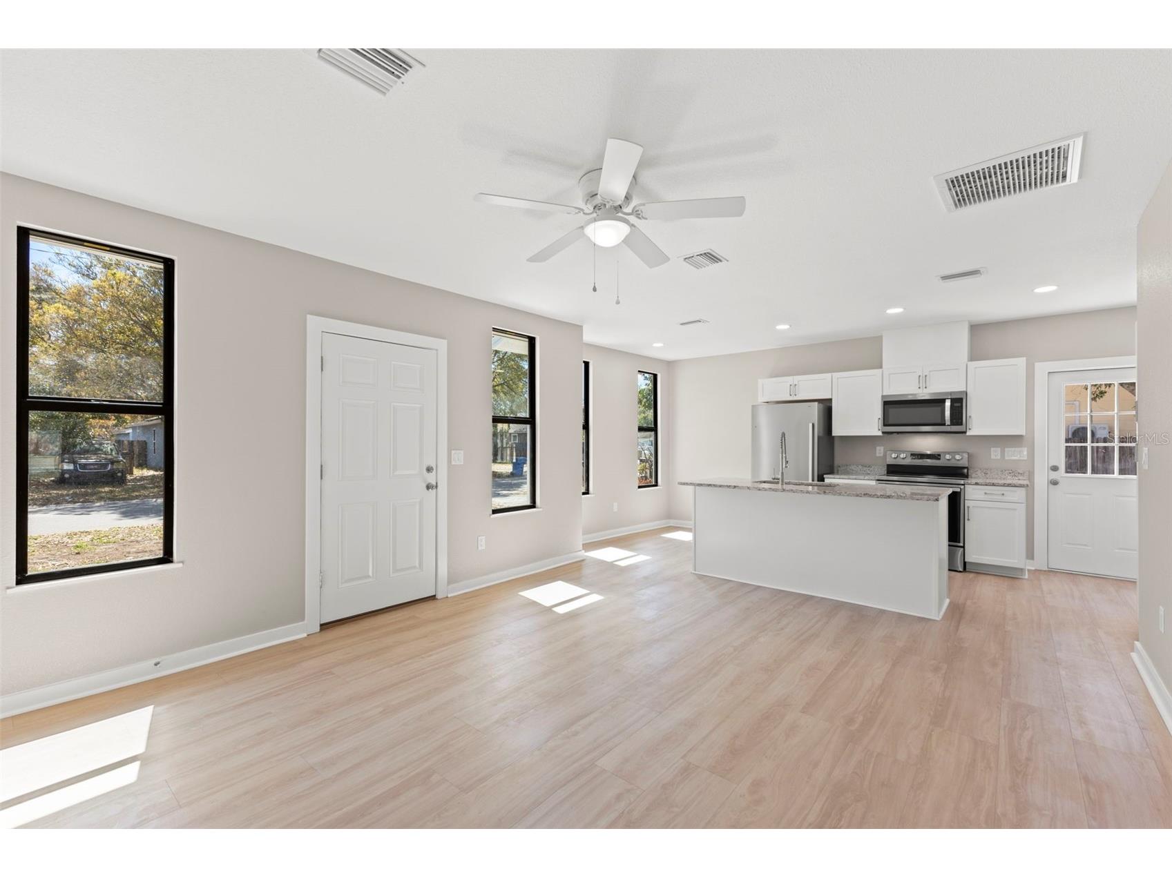 3901 45th Avenue N Saint Petersburg FL 33714 TB8485592 image9