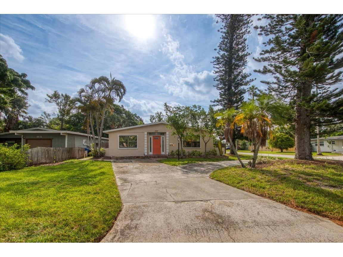 3901 Huntington Street NE Saint Petersburg FL 33703 O6122516 image1