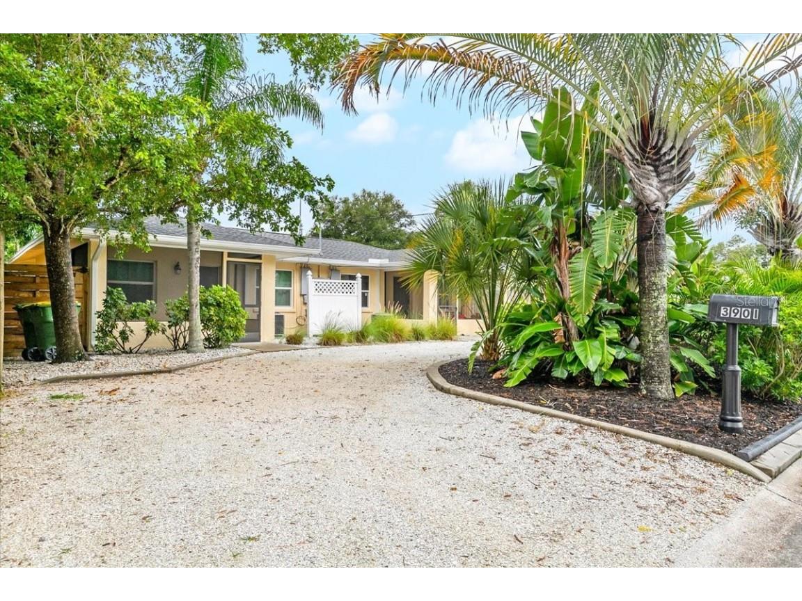 3901 Iroquois Avenue Sarasota FL 34234 A4667237 image1
