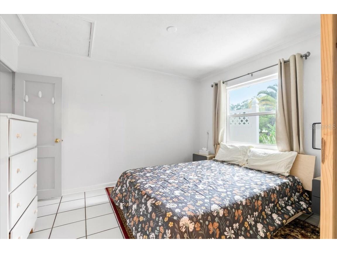 3901 Iroquois Avenue Sarasota FL 34234 A4667237 image10