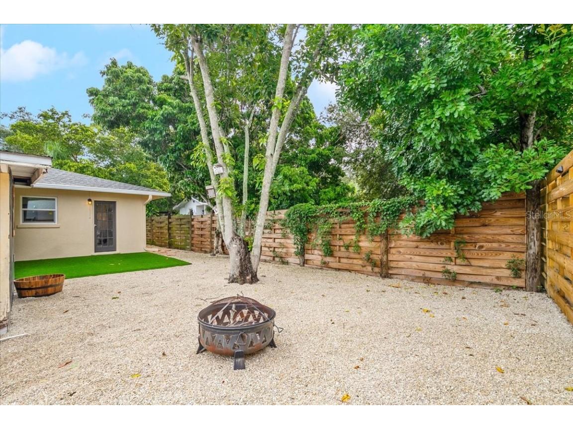 3901 Iroquois Avenue Sarasota FL 34234 A4667237 image15