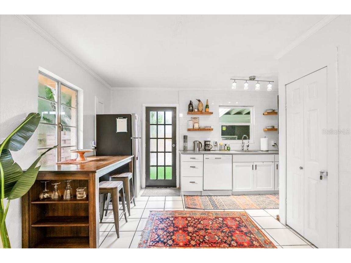 3901 Iroquois Avenue Sarasota FL 34234 A4667237 image7