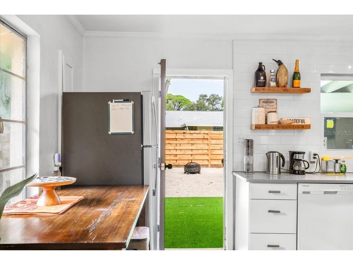 3901 Iroquois Avenue Sarasota FL 34234 A4667237 image9