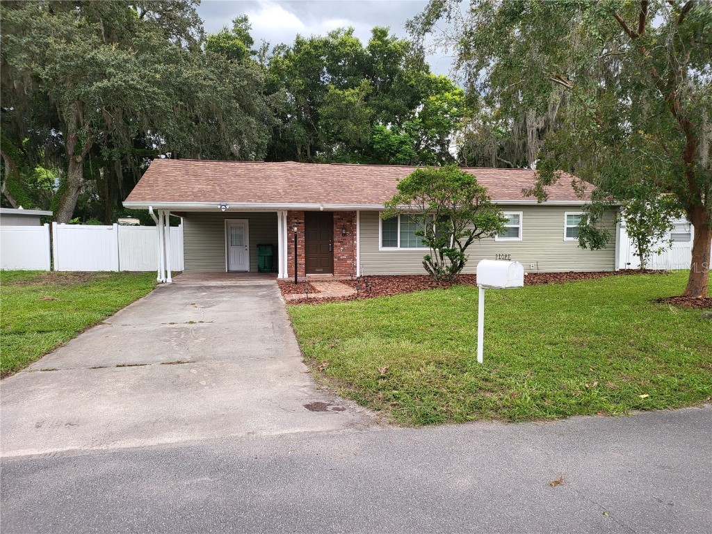 39014 Manor Drive Zephyrhills FL 33542 T3545867 image1
